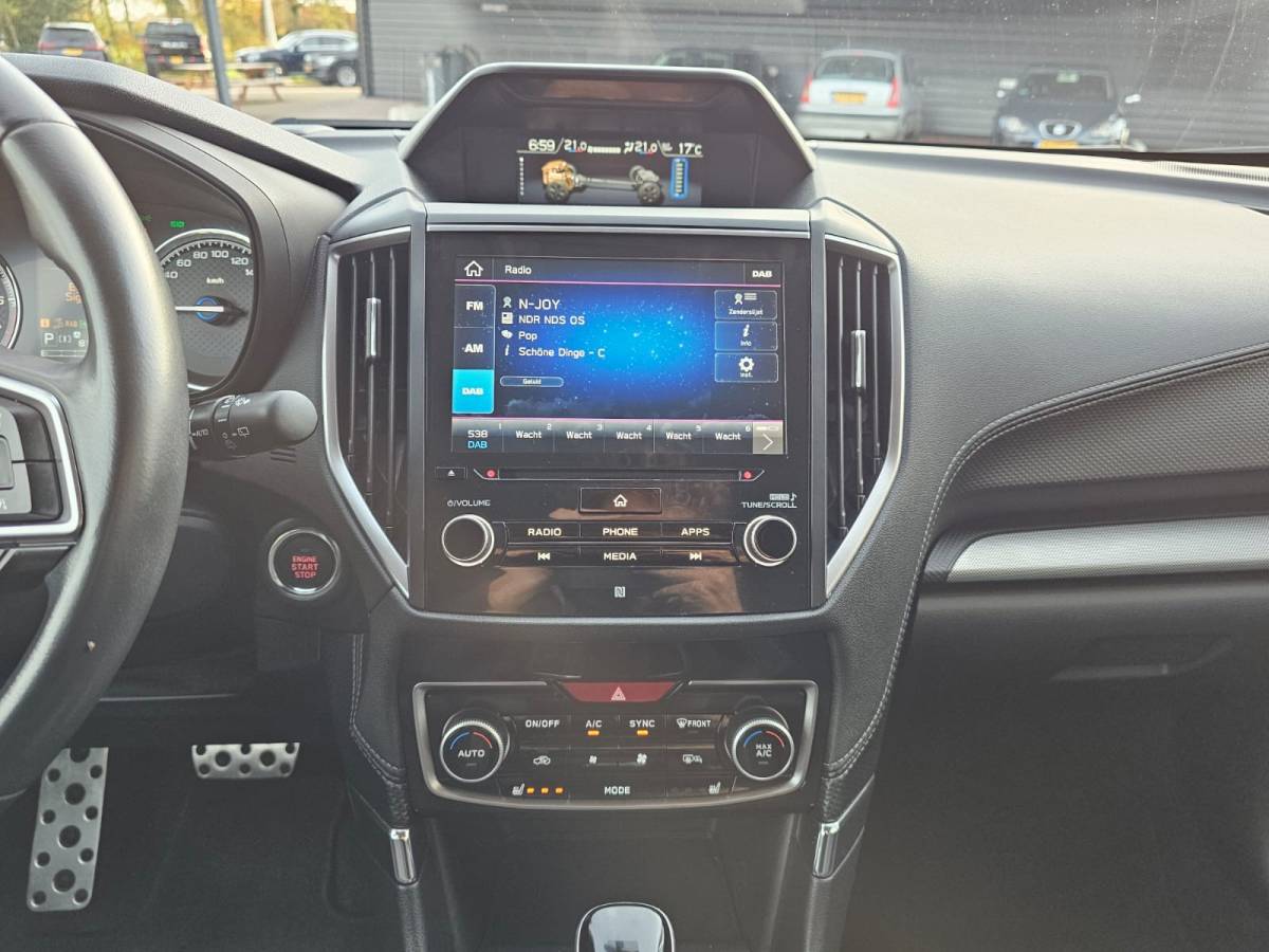 Subaru Forester Subaru Forester 2.0i e-BOXER Luxury | Automaat | Trekhaak | Elek. klep | X Mode | ACC | Stoelverwarming |