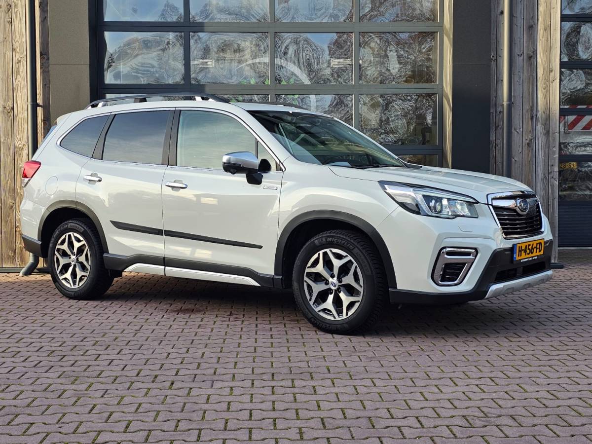 Subaru Forester Subaru Forester 2.0i e-BOXER Luxury | Automaat | Trekhaak | Elek. klep | X Mode | ACC | Stoelverwarming |