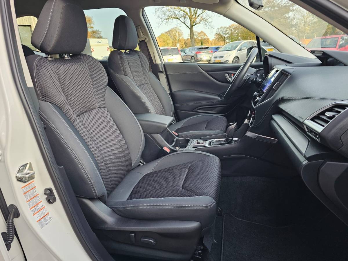 Subaru Forester Subaru Forester 2.0i e-BOXER Luxury | Automaat | Trekhaak | Elek. klep | X Mode | ACC | Stoelverwarming |