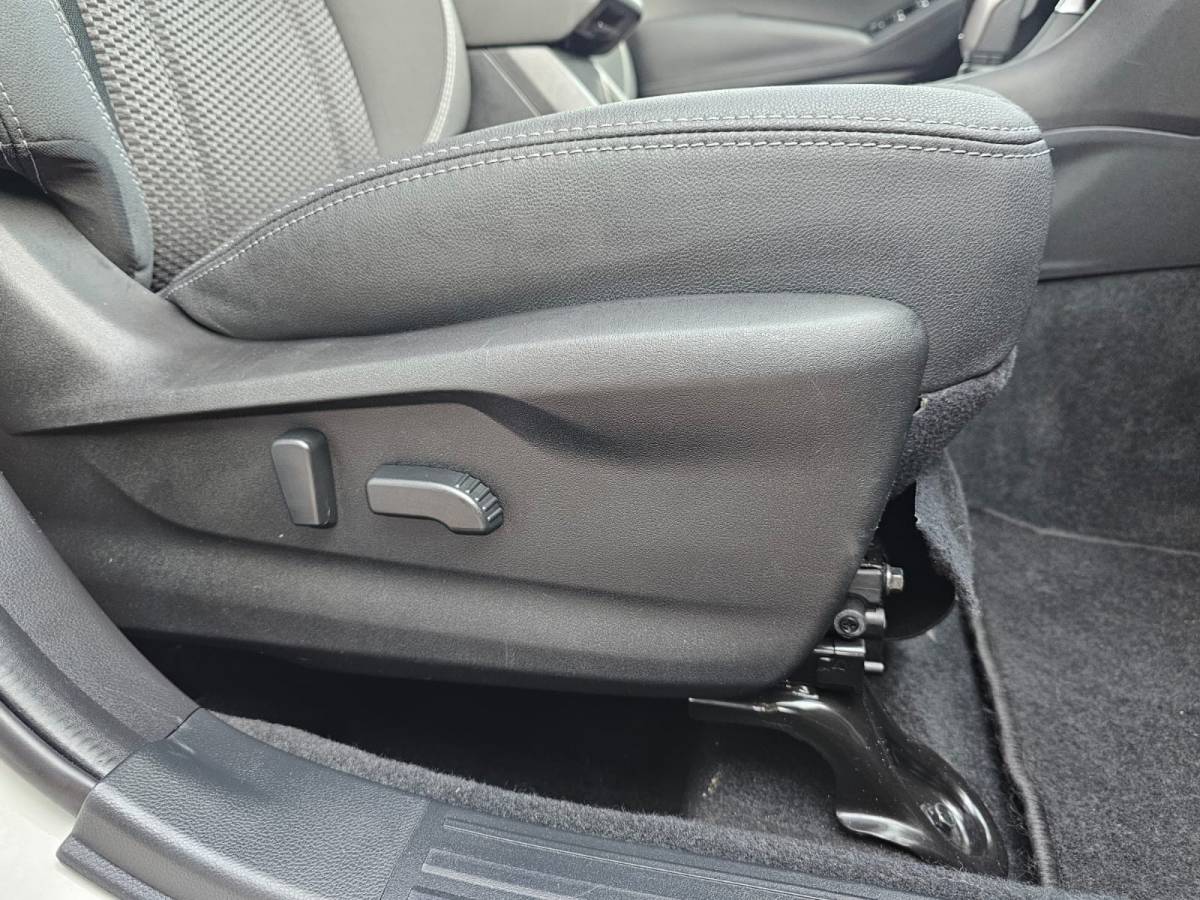Subaru Forester Subaru Forester 2.0i e-BOXER Luxury | Automaat | Trekhaak | Elek. klep | X Mode | ACC | Stoelverwarming |