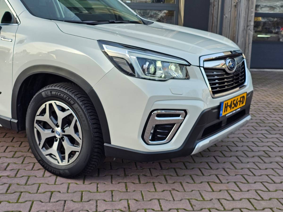 Subaru Forester Subaru Forester 2.0i e-BOXER Luxury | Automaat | Trekhaak | Elek. klep | X Mode | ACC | Stoelverwarming |