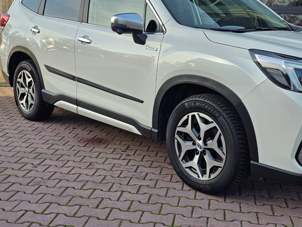 Subaru Forester Subaru Forester 2.0i e-BOXER Luxury | Automaat | Trekhaak | Elek. klep | X Mode | ACC | Stoelverwarming |