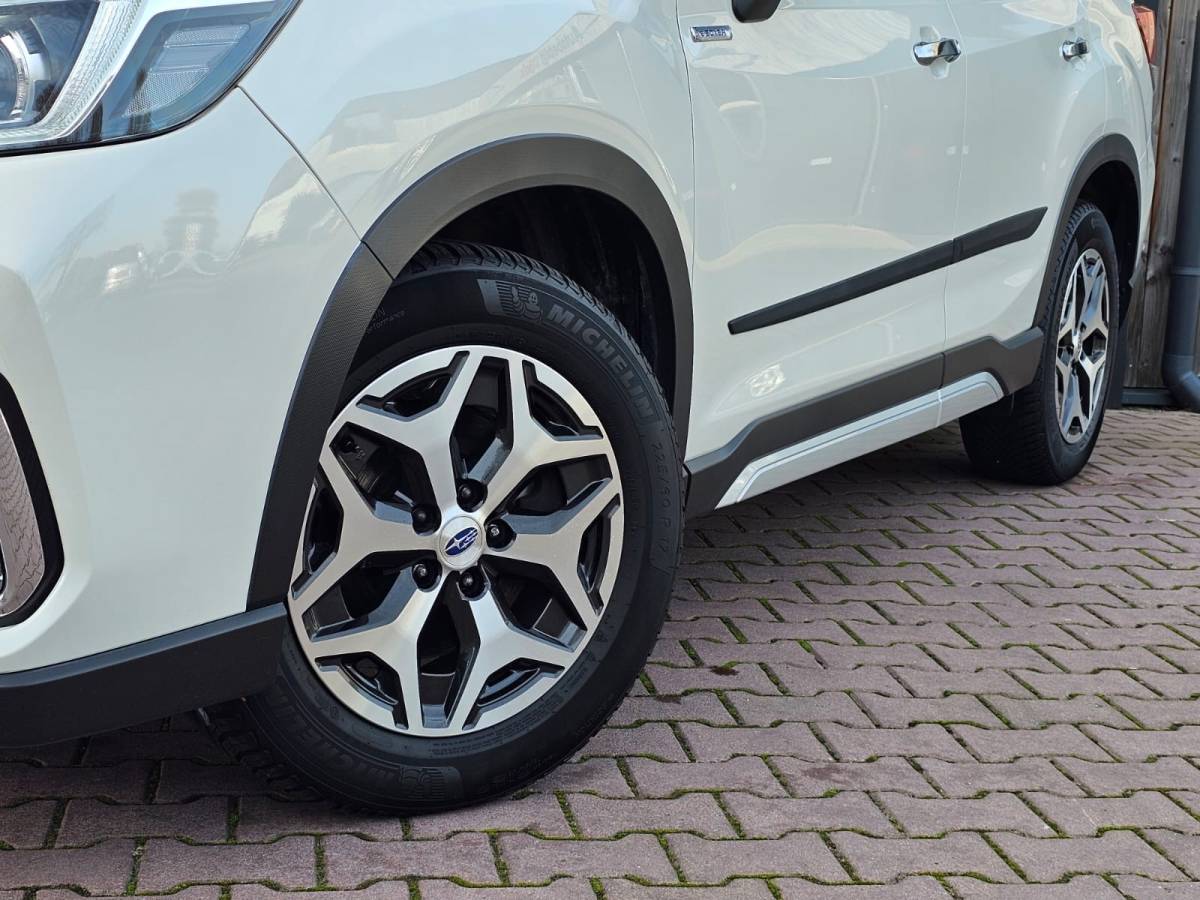 Subaru Forester Subaru Forester 2.0i e-BOXER Luxury | Automaat | Trekhaak | Elek. klep | X Mode | ACC | Stoelverwarming |