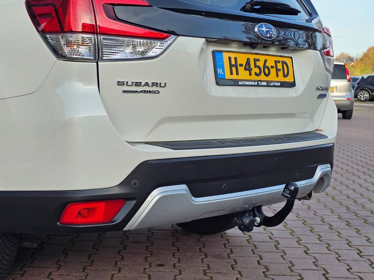 Subaru Forester Subaru Forester 2.0i e-BOXER Luxury | Automaat | Trekhaak | Elek. klep | X Mode | ACC | Stoelverwarming |