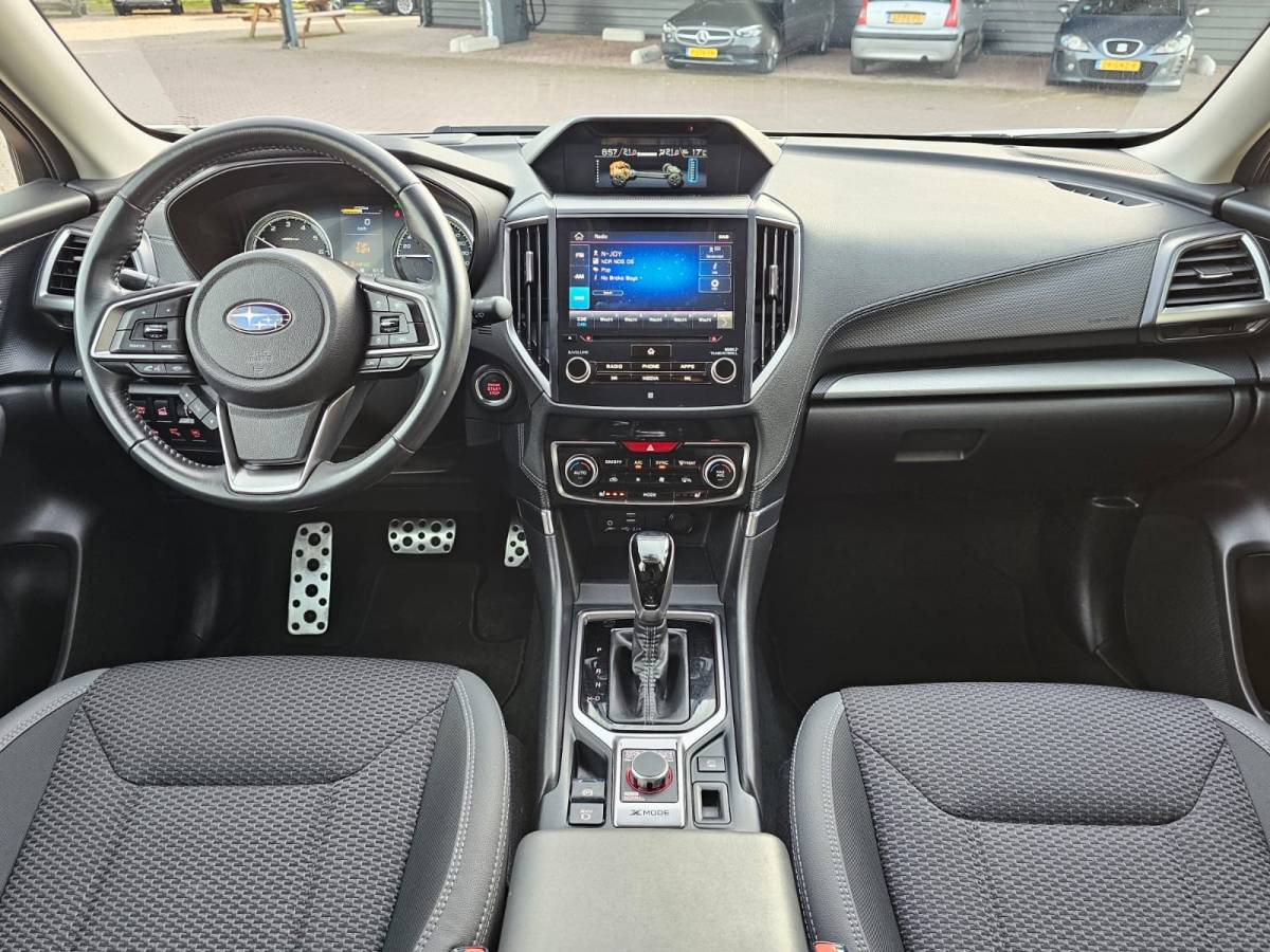 Subaru Forester Subaru Forester 2.0i e-BOXER Luxury | Automaat | Trekhaak | Elek. klep | X Mode | ACC | Stoelverwarming |