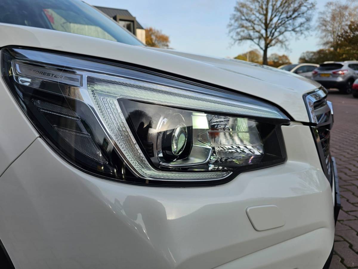Subaru Forester Subaru Forester 2.0i e-BOXER Luxury | Automaat | Trekhaak | Elek. klep | X Mode | ACC | Stoelverwarming |
