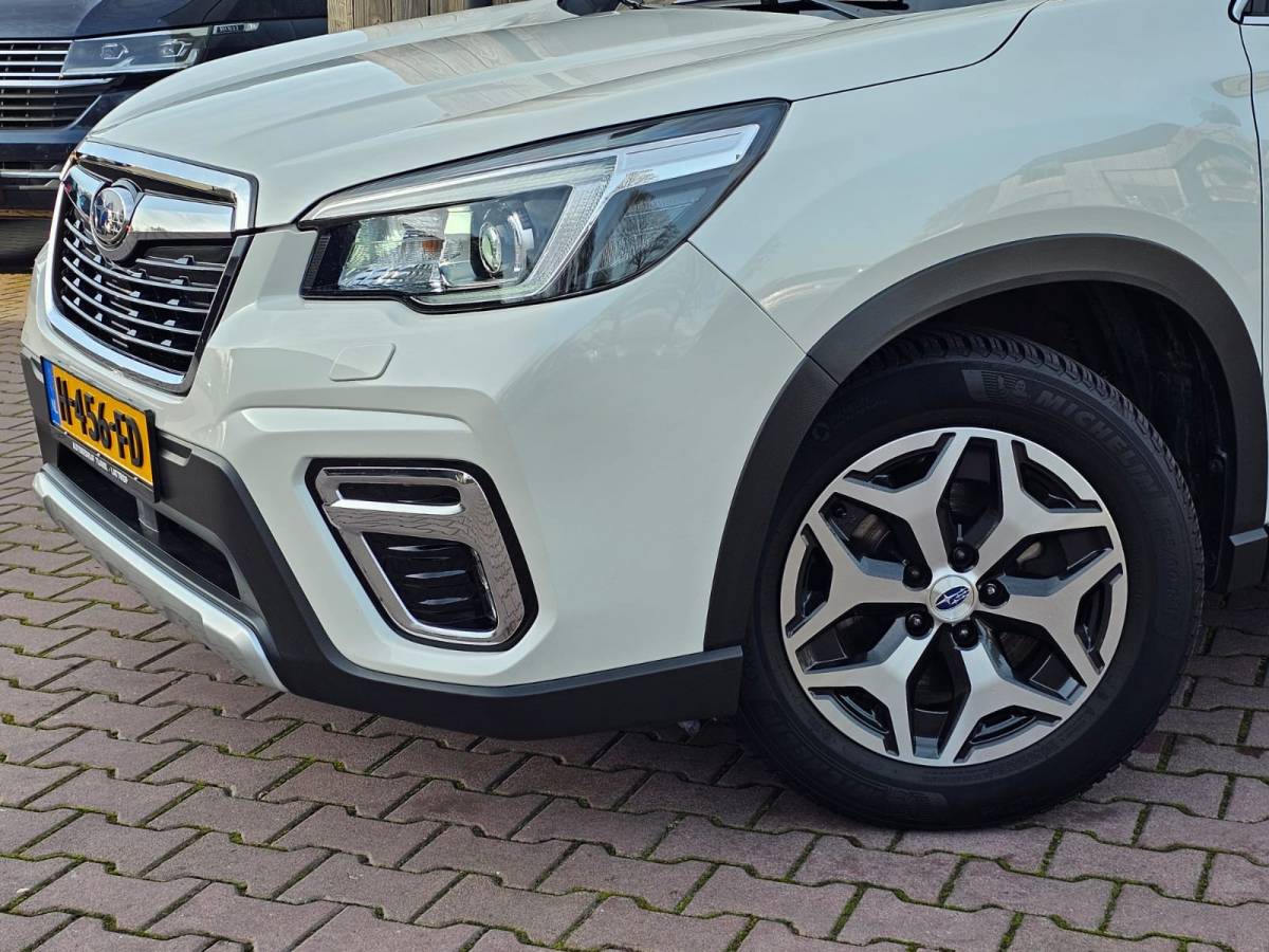 Subaru Forester Subaru Forester 2.0i e-BOXER Luxury | Automaat | Trekhaak | Elek. klep | X Mode | ACC | Stoelverwarming |