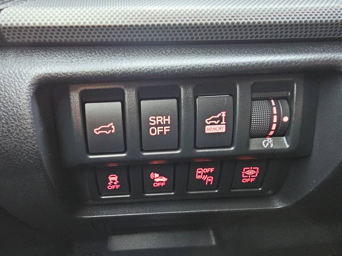 Subaru Forester Subaru Forester 2.0i e-BOXER Luxury | Automaat | Trekhaak | Elek. klep | X Mode | ACC | Stoelverwarming |