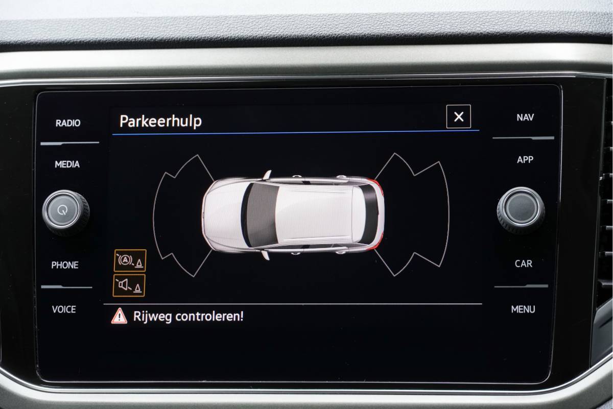 Volkswagen T-Roc Volkswagen T-Roc 1.0 TSI Style BJ2021 Lmv 16″ | Led | Pdc | App-Connect | Navigatie (Niet vrijgeschakeld) | Climate control | Cruise control | Extra getint glas