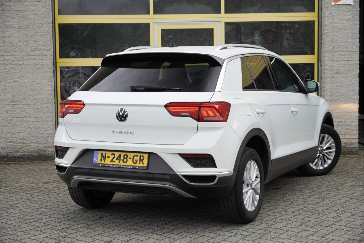 Volkswagen T-Roc Volkswagen T-Roc 1.0 TSI Style BJ2021 Lmv 16″ | Led | Pdc | App-Connect | Navigatie (Niet vrijgeschakeld) | Climate control | Cruise control | Extra getint glas