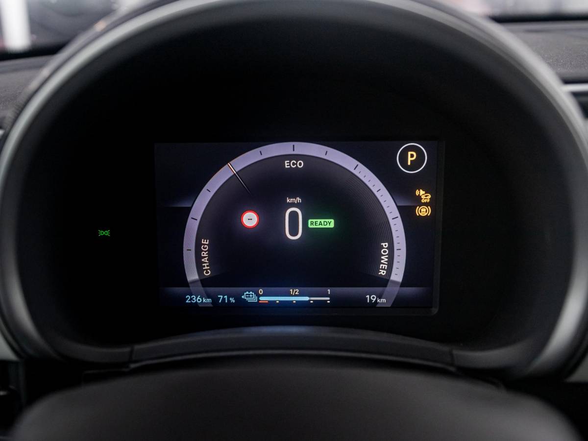 Fiat 600e Fiat 600e La Prima 54 kWh | 17% Bijtelling | Carplay | Elek. Stoel | Stoelverwarming | Keyless | LED | Clima