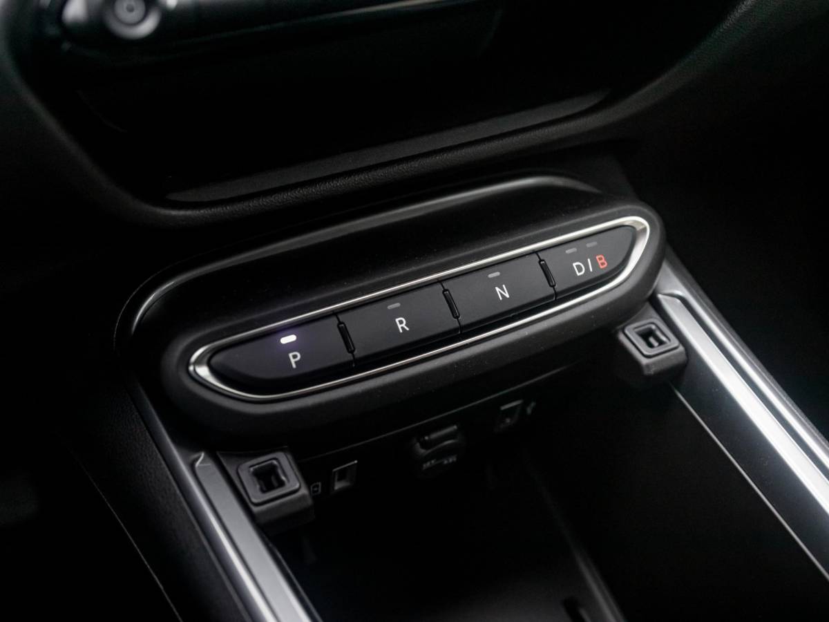 Fiat 600e Fiat 600e La Prima 54 kWh | 17% Bijtelling | Carplay | Elek. Stoel | Stoelverwarming | Keyless | LED | Clima