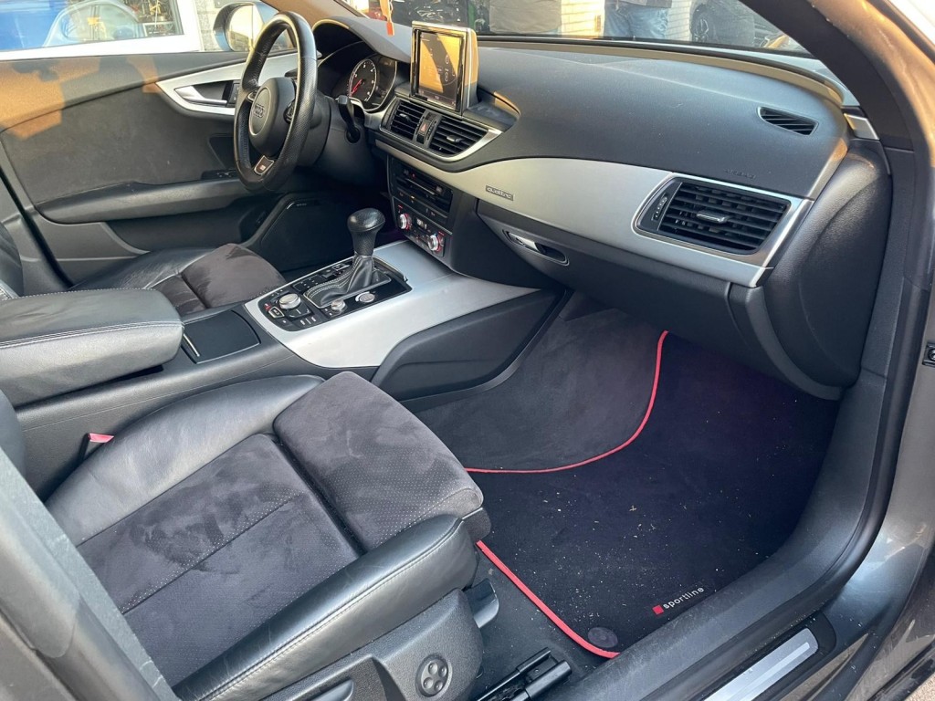 Audi A7 Audi A7 3.0 TDI S-line RS7 look Youngtimer Quattro Stoelverwarming Actieve spoiler Camera