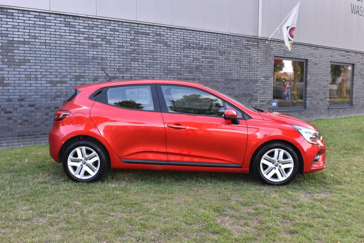 Renault Clio Renault Clio 1.0 TCe Bi-Fuel Zen G3 Gas dus super voordelig rijden 215,- per 3 maanden wegenbelasting Prijs incl. btw Gas kost 0,83 cent per liter