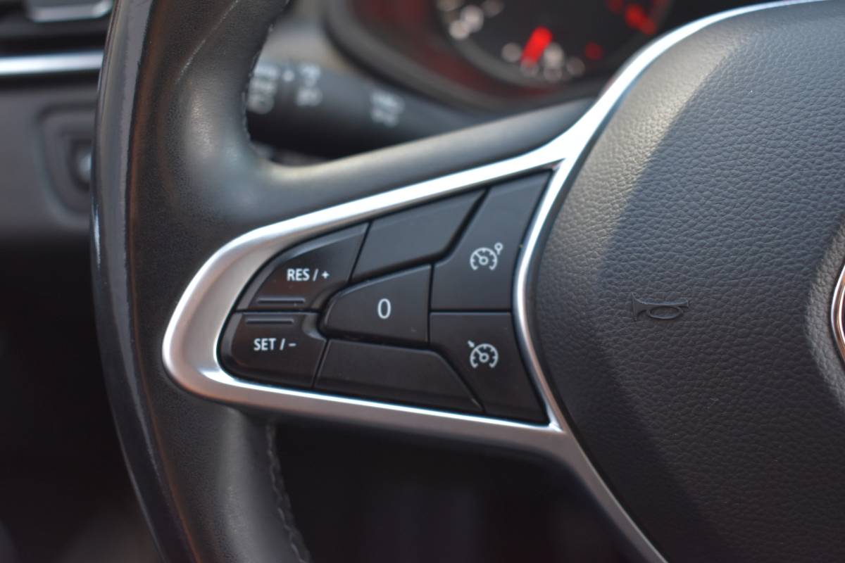 Renault Clio Renault Clio 1.0 TCe Bi-Fuel Zen G3 Gas dus super voordelig rijden 215,- per 3 maanden wegenbelasting Prijs incl. btw Gas kost 0,83 cent per liter