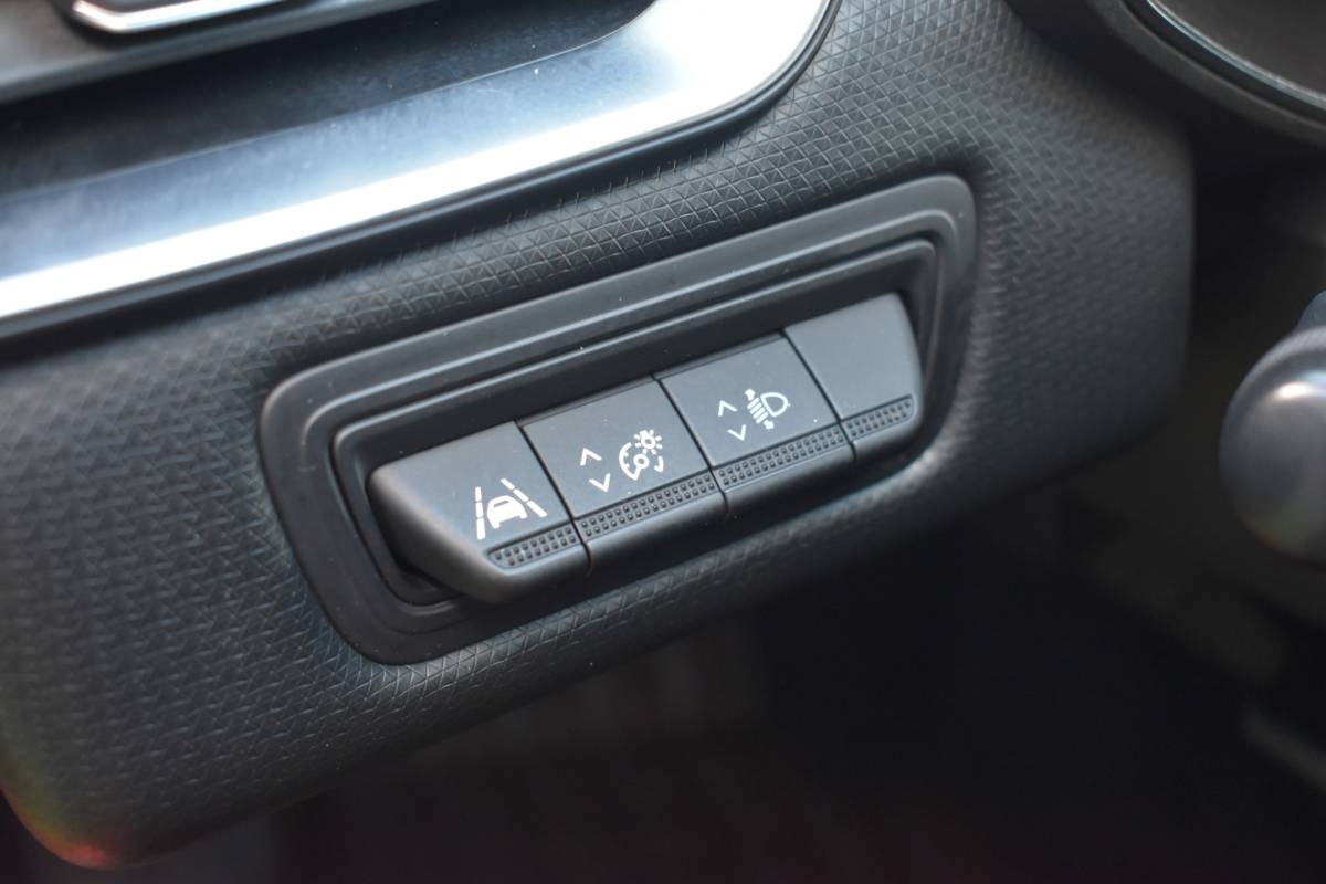 Renault Clio Renault Clio 1.0 TCe Bi-Fuel Zen G3 Gas dus super voordelig rijden 215,- per 3 maanden wegenbelasting Prijs incl. btw Gas kost 0,83 cent per liter