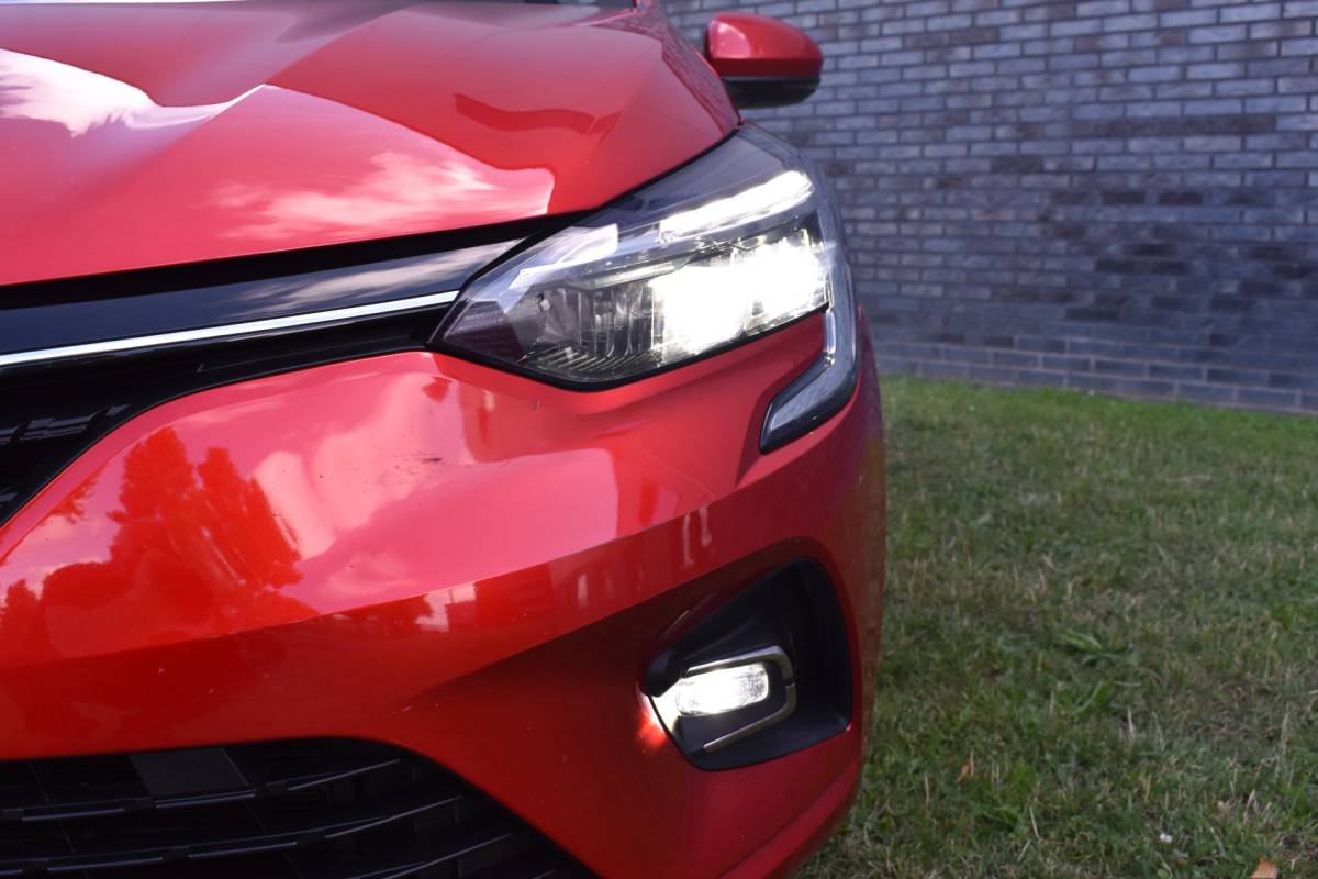 Renault Clio Renault Clio 1.0 TCe Bi-Fuel Zen G3 Gas dus super voordelig rijden 215,- per 3 maanden wegenbelasting Prijs incl. btw Gas kost 0,83 cent per liter
