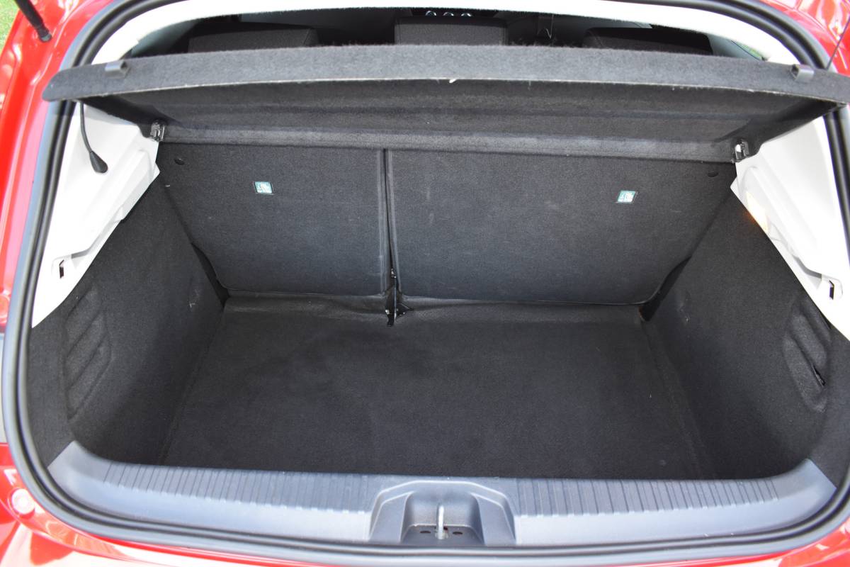 Renault Clio Renault Clio 1.0 TCe Bi-Fuel Zen G3 Gas dus super voordelig rijden 215,- per 3 maanden wegenbelasting Prijs incl. btw Gas kost 0,83 cent per liter