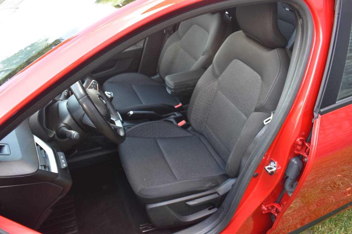 Renault Clio Renault Clio 1.0 TCe Bi-Fuel Zen G3 Gas dus super voordelig rijden 215,- per 3 maanden wegenbelasting Prijs incl. btw Gas kost 0,83 cent per liter