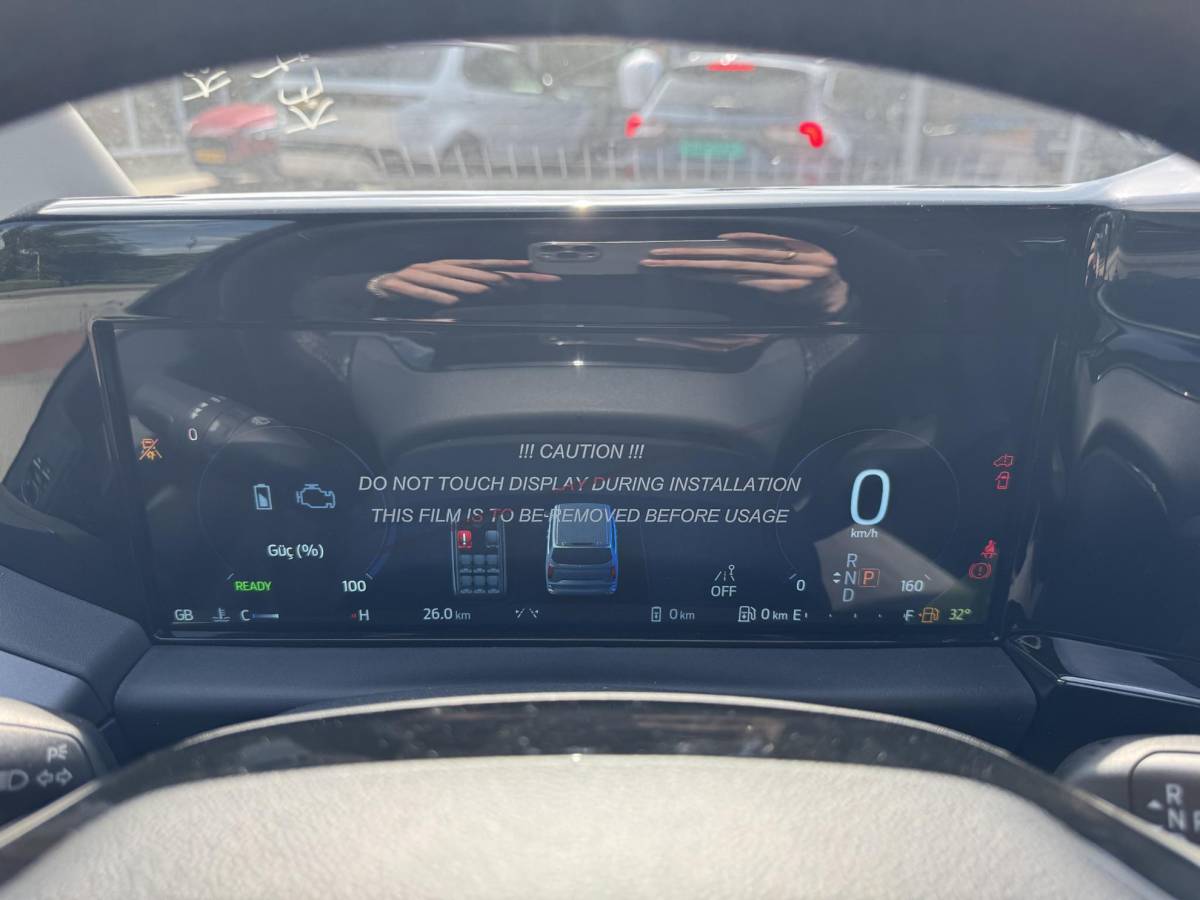 Ford Tourneo Custom Ford Tourneo Custom 340 2.5 PHEV L2H1 Titanium X 233pk ZUID | 16-weg elek. AGR-stoel | Handsfree elek. dubbele zijschuifdeuren | Panoramadak | 15 B&O speaker | Inklapbare trekhaak | Verwarmbaar stuurwiel | Verwarmbare en elek. verstelbare stoelen tweede zitrij | Draadloos opladen | Prijs ex. BTW incl. BPM |  Prijs Incl. BTW en BPM 70.400