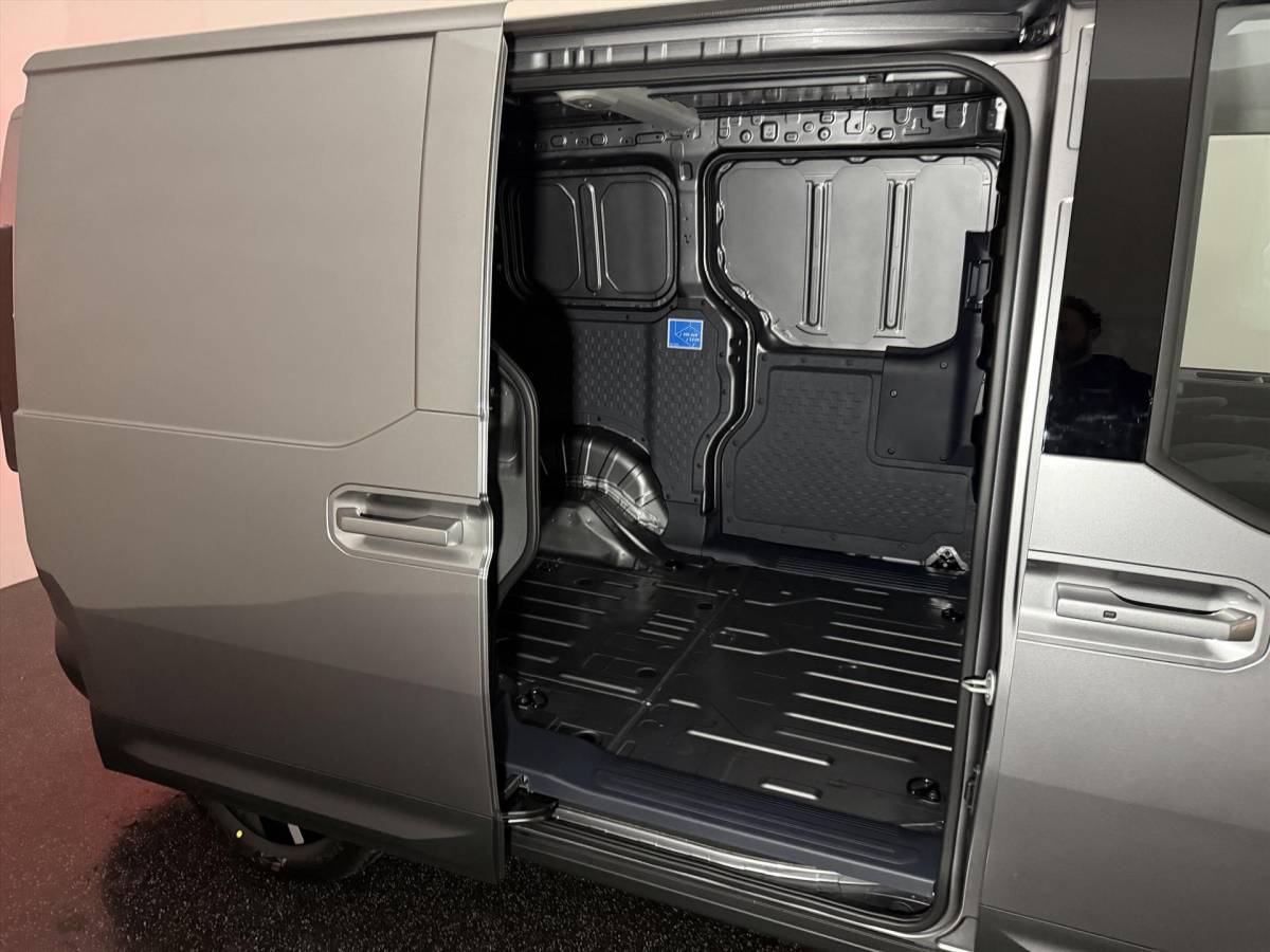 Kia PV5 Kia Pv5 Cargo 71,2 kWh 163pk L2H1 Elite 2x schuifdeur | Metallic Lak Inbegrepen!