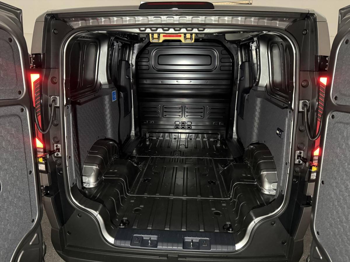 Kia PV5 Kia Pv5 Cargo 71,2 kWh 163pk L2H1 Elite 2x schuifdeur | Metallic Lak Inbegrepen!