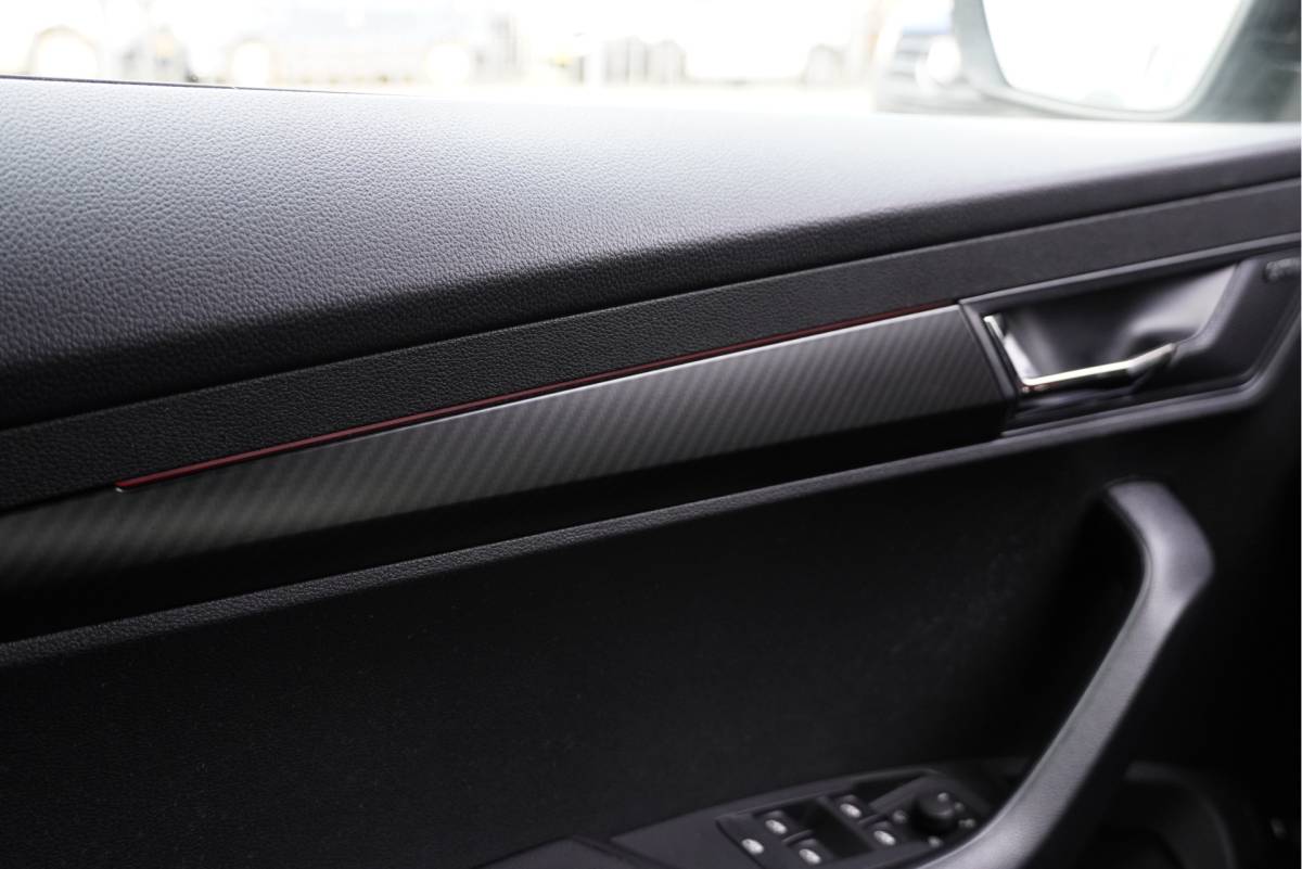 Škoda Karoq ŠKODA Karoq 1.5 TSI  150PK! Automaat Sportline Business BJ2020 Lmv 19″ | Led | Pdc | Navi | Keyless entry | Elek. trekhaak/achterklep | Verwarmd voorruit | App-Connect | Virtual cockpit | Dashboard verlichting | Sportstoelen | Verwarmde voorstoelen/stuurwiel