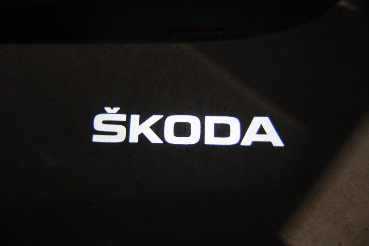 Škoda Karoq ŠKODA Karoq 1.5 TSI  150PK! Automaat Sportline Business BJ2020 Lmv 19″ | Led | Pdc | Navi | Keyless entry | Elek. trekhaak/achterklep | Verwarmd voorruit | App-Connect | Virtual cockpit | Dashboard verlichting | Sportstoelen | Verwarmde voorstoelen/stuurwiel