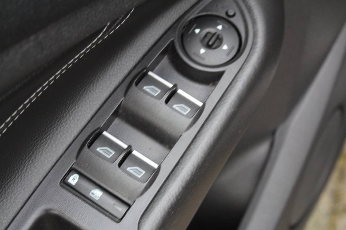 Ford C-MAX Ford C-MAX 2.0 TDCi Titanium 170PK Automaat | Parkeercamera | Navigatie | Trekhaak | Stuur/stoelverwarming