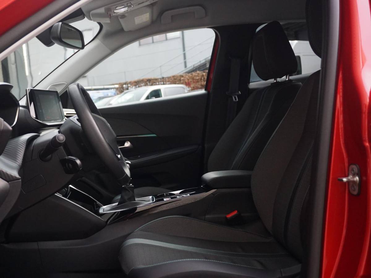 Peugeot 2008 Peugeot 2008 1.2 TURBO Allure | TREKHAAK |