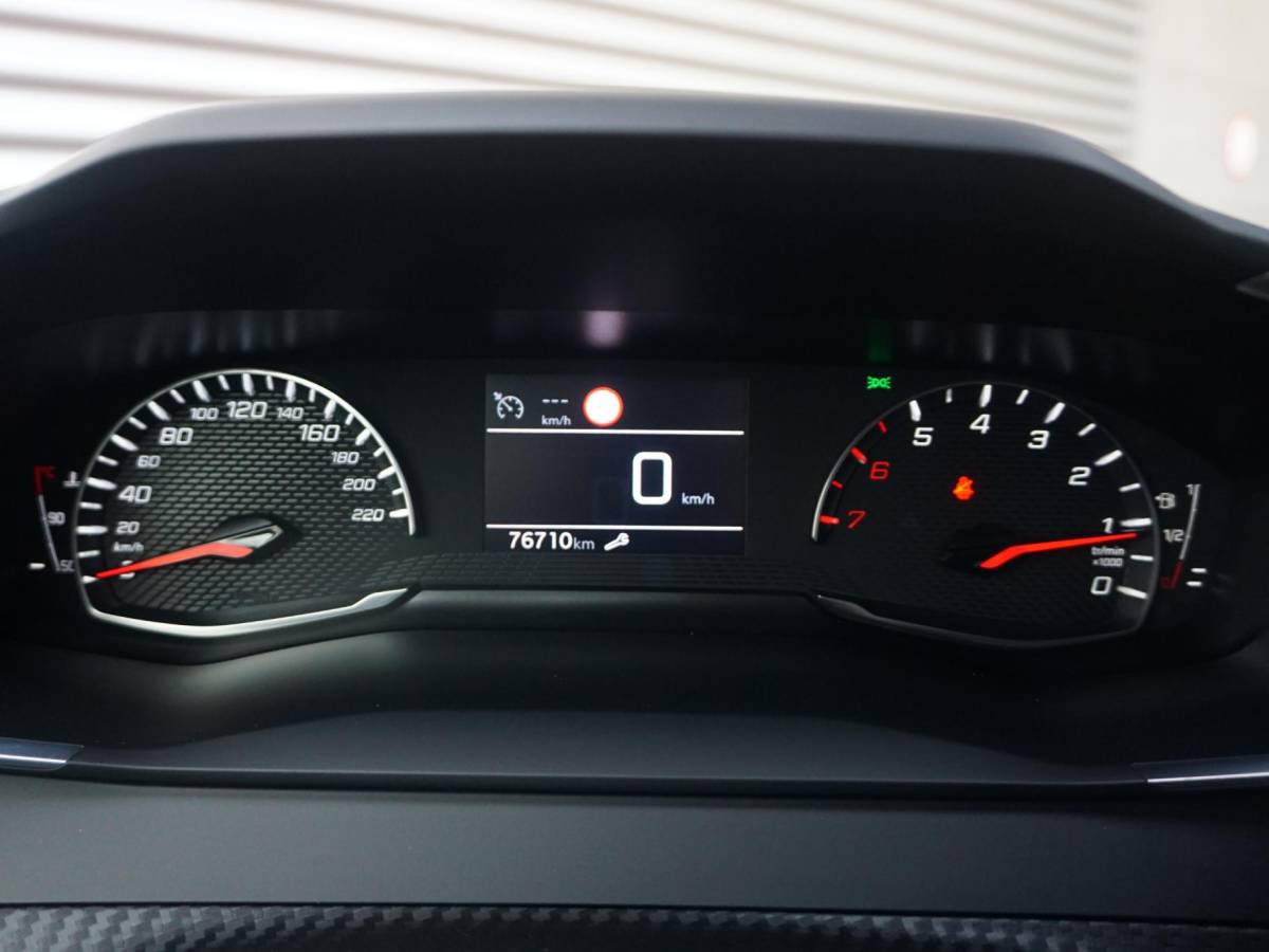 Peugeot 2008 Peugeot 2008 1.2 TURBO Allure | TREKHAAK |