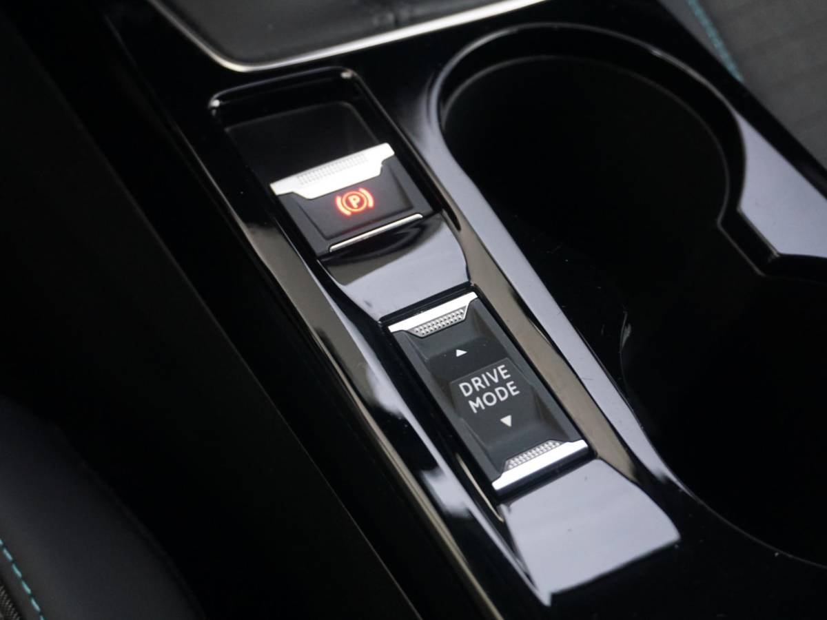 Peugeot 2008 Peugeot 2008 1.2 TURBO Allure | TREKHAAK |