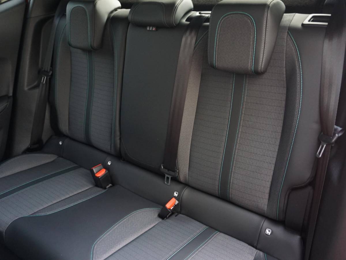 Peugeot 2008 Peugeot 2008 1.2 TURBO Allure | TREKHAAK |