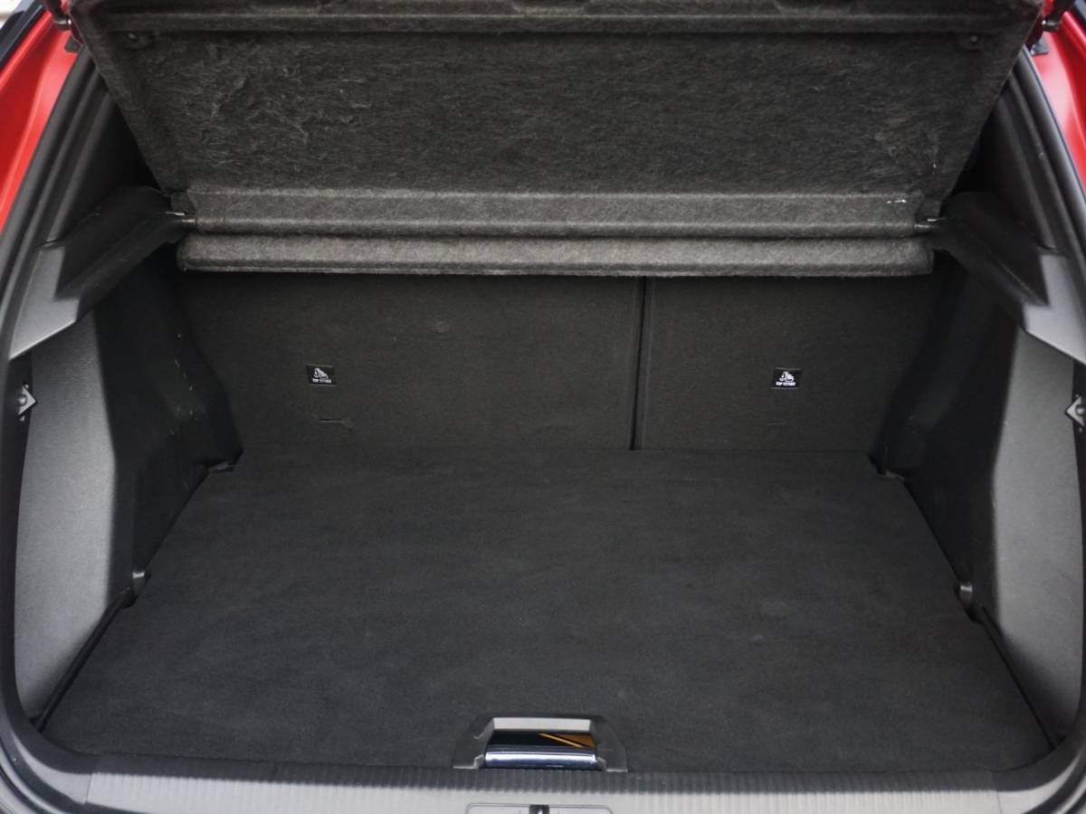 Peugeot 2008 Peugeot 2008 1.2 TURBO Allure | TREKHAAK |