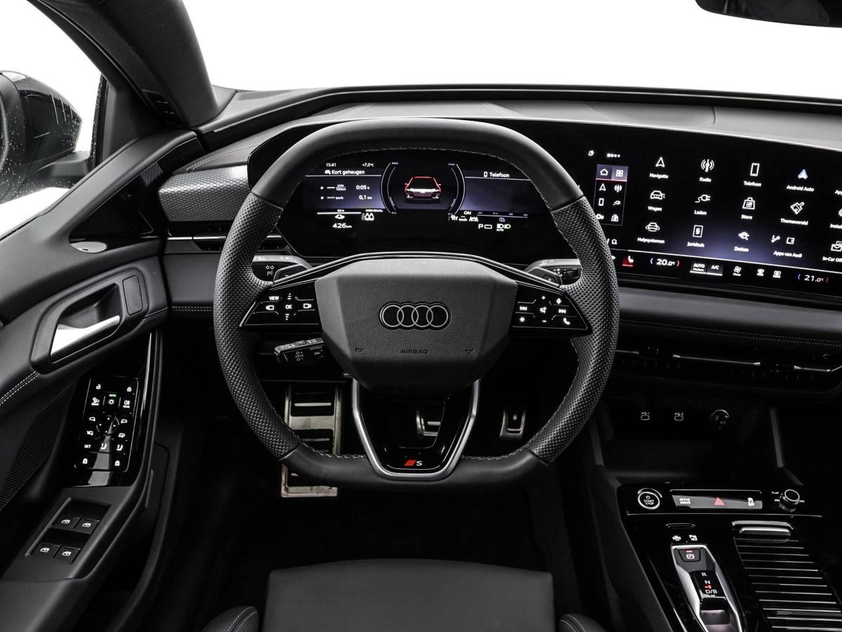 Audi A6 Sportback e-tron Audi A6 Sportback e-tron S edition 286 PK · Privacy glas · Remzadels rood · Sportstoel leder zwart