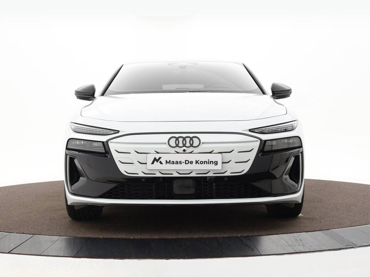 Audi A6 Sportback e-tron Audi A6 Sportback e-tron S edition 286 PK · Privacy glas · Remzadels rood · Sportstoel leder zwart
