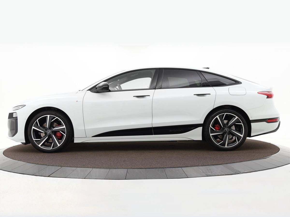Audi A6 Sportback e-tron Audi A6 Sportback e-tron S edition 286 PK · Privacy glas · Remzadels rood · Sportstoel leder zwart