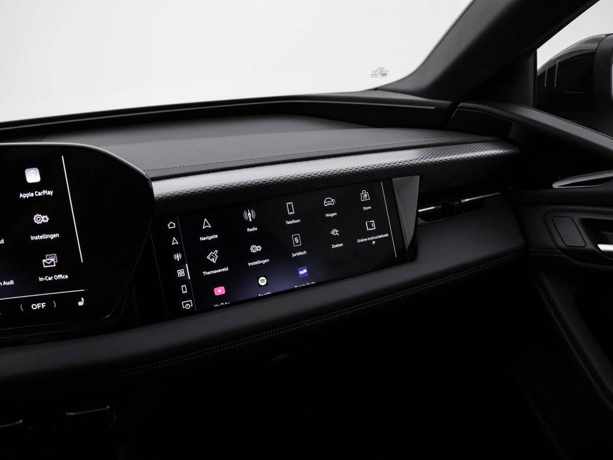 Audi A6 Sportback e-tron Audi A6 Sportback e-tron S edition 286 PK · Privacy glas · Remzadels rood · Sportstoel leder zwart