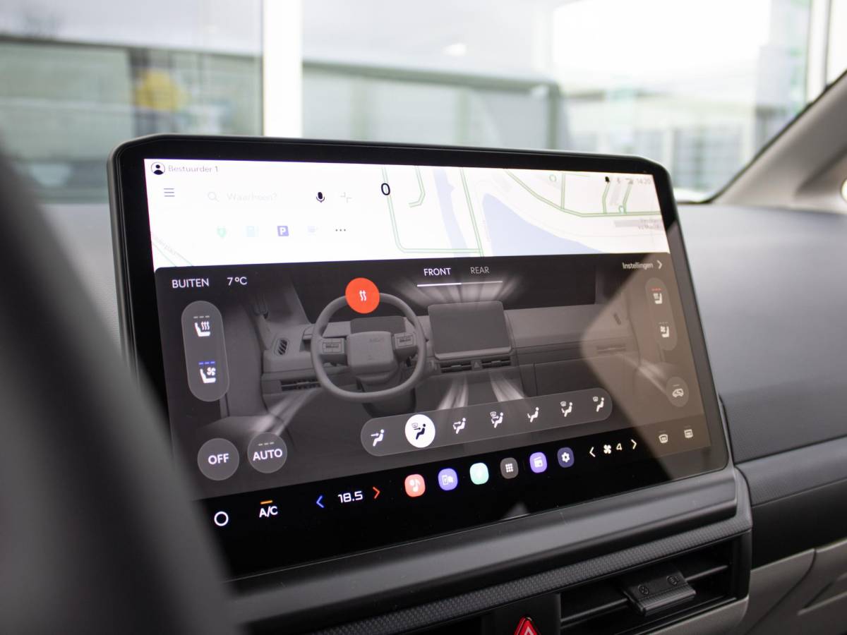 Kia PV5 Kia PV5 Passenger Elite Executive 71.2 kWh | Stoel en stuurverwarming | 360 graden camera |  Elektrisch bedienbare schuifdeuren links en rechts |