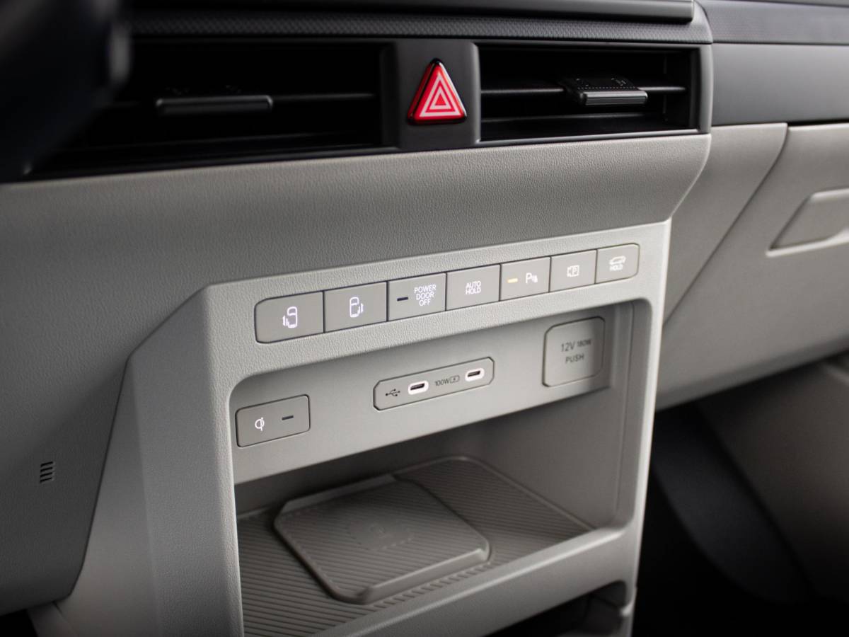 Kia PV5 Kia PV5 Passenger Elite Executive 71.2 kWh | Stoel en stuurverwarming | 360 graden camera |  Elektrisch bedienbare schuifdeuren links en rechts |