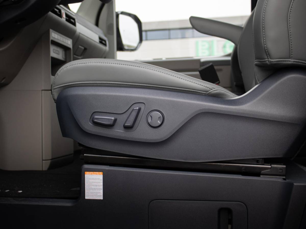 Kia PV5 Kia PV5 Passenger Elite Executive 71.2 kWh | Stoel en stuurverwarming | 360 graden camera |  Elektrisch bedienbare schuifdeuren links en rechts |