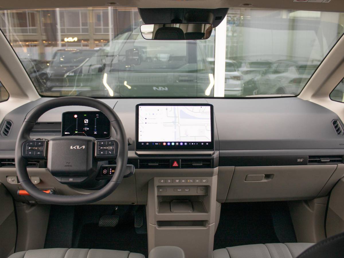 Kia PV5 Kia PV5 Passenger Elite Executive 71.2 kWh | Stoel en stuurverwarming | 360 graden camera |  Elektrisch bedienbare schuifdeuren links en rechts |
