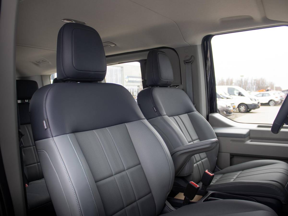 Kia PV5 Kia PV5 Passenger Elite Executive 71.2 kWh | Stoel en stuurverwarming | 360 graden camera |  Elektrisch bedienbare schuifdeuren links en rechts |