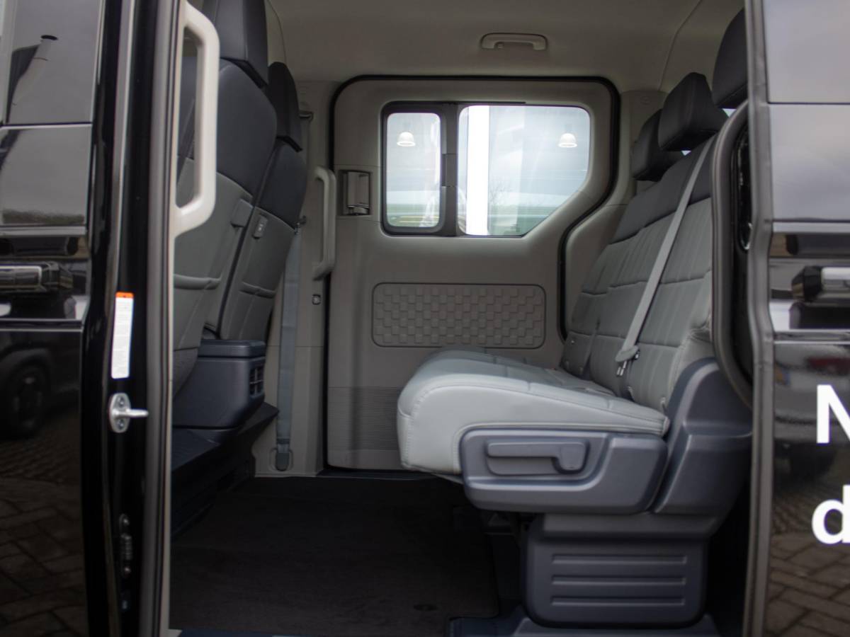 Kia PV5 Kia PV5 Passenger Elite Executive 71.2 kWh | Stoel en stuurverwarming | 360 graden camera |  Elektrisch bedienbare schuifdeuren links en rechts |