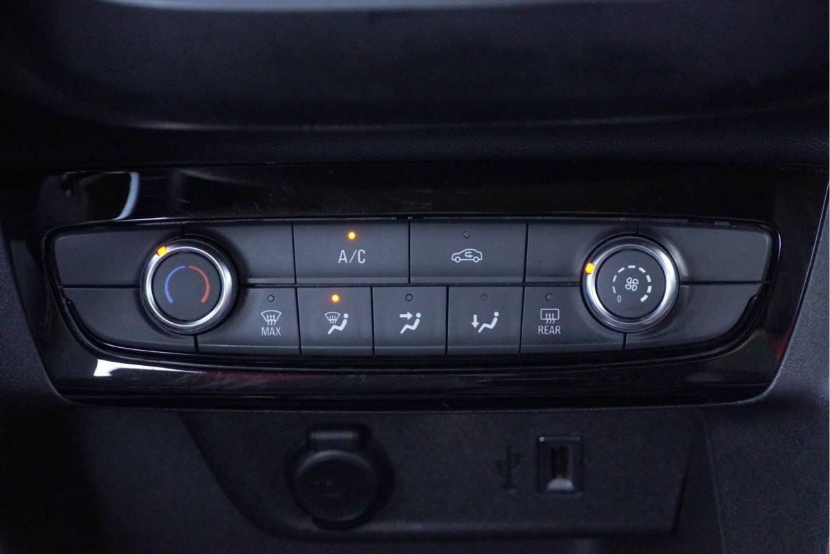 Opel Corsa Opel Corsa 1.2 5drs GS Line BJ2020 Lmv 16″ | Led | App-Connect | Airco | Cruise control | Zwarte hemel | Sportstoelen | Getint glas