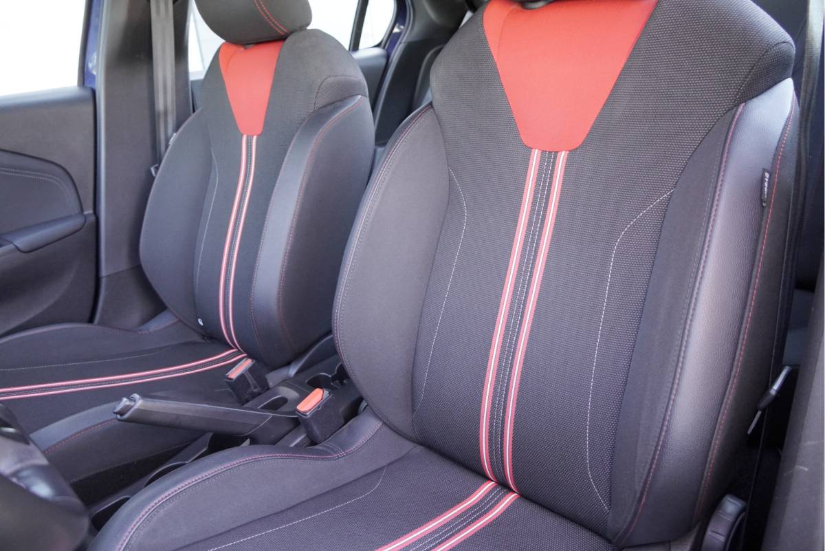 Opel Corsa Opel Corsa 1.2 5drs GS Line BJ2020 Lmv 16″ | Led | App-Connect | Airco | Cruise control | Zwarte hemel | Sportstoelen | Getint glas