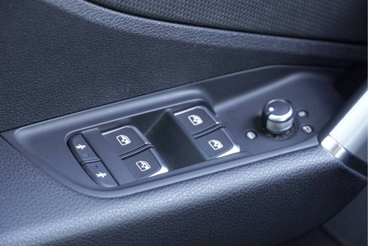 Audi Q2 Audi Q2 35 TFSI 150PK! Business Edition BJ2021 Lmv 17″ | Led V+A | Pdc | Navi | Afneembare trekhaak | App-Connect | Bang&Olufsen Audio | Virtual cockpit | Climate control | Cruise control | Getint glas