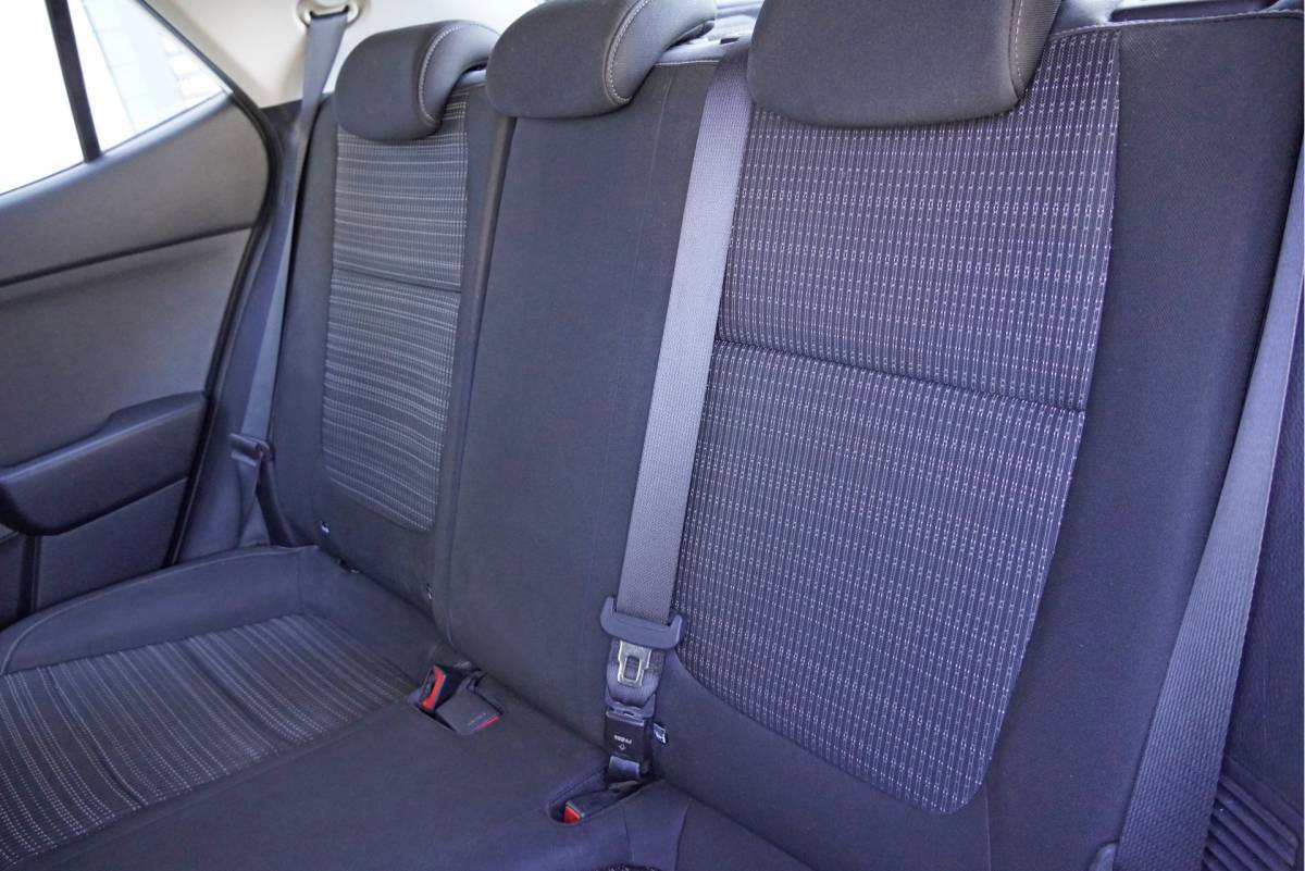 Kia Stonic Kia Stonic 1.0 T-GDi MHEV DynamicLine BJ2021 Lmv 15″ | Led | App-Connect | Achteruitrijcamera | Airco | Cruise control | Getint glas