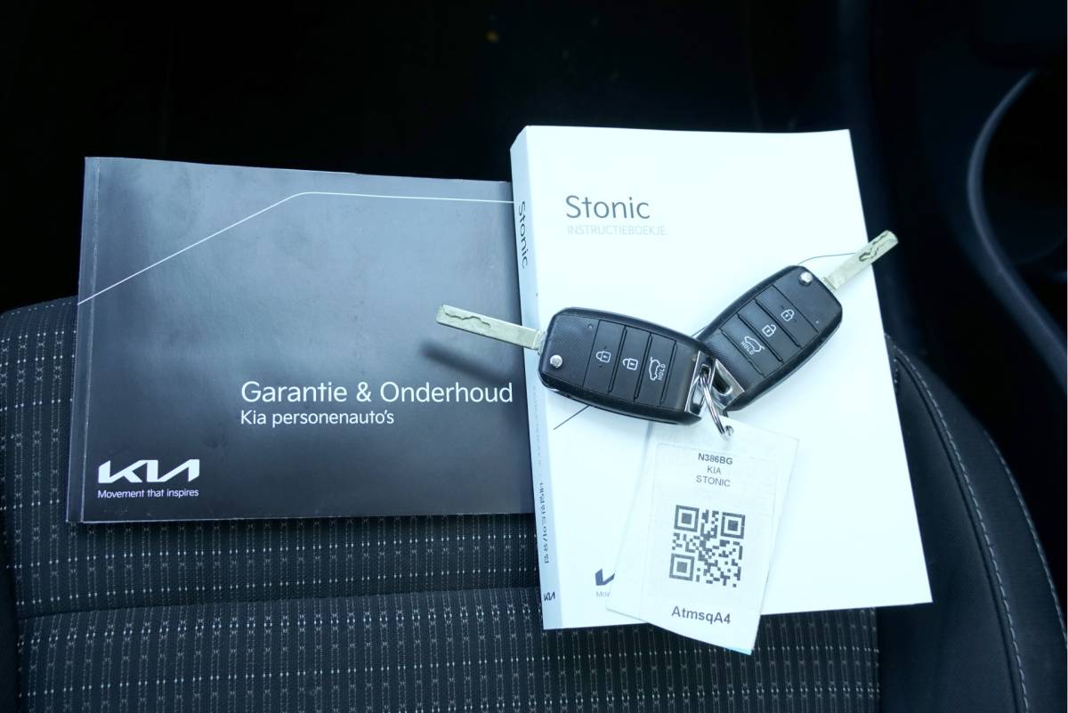 Kia Stonic Kia Stonic 1.0 T-GDi MHEV DynamicLine BJ2021 Lmv 15″ | Led | App-Connect | Achteruitrijcamera | Airco | Cruise control | Getint glas