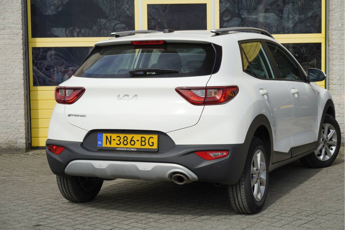 Kia Stonic Kia Stonic 1.0 T-GDi MHEV DynamicLine BJ2021 Lmv 15″ | Led | App-Connect | Achteruitrijcamera | Airco | Cruise control | Getint glas
